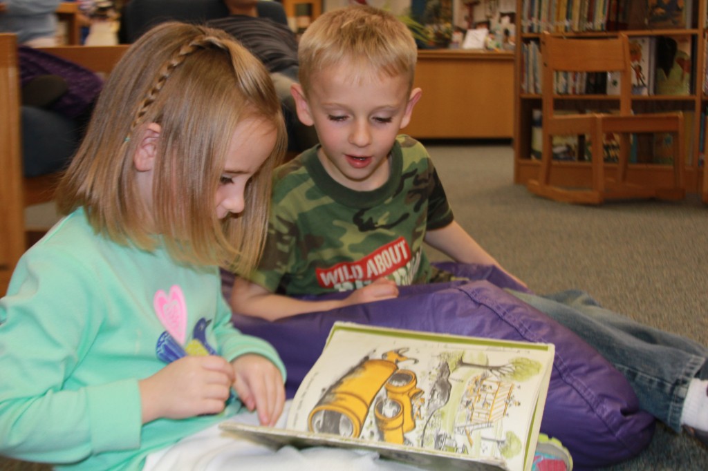 Hazelwood Elementary School Celebrates Reading