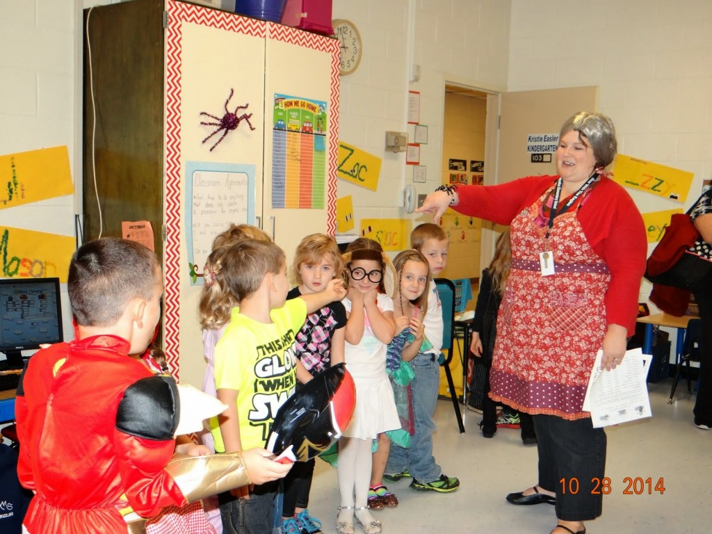 Junaluska Elementary Celebrates Books and Treats!